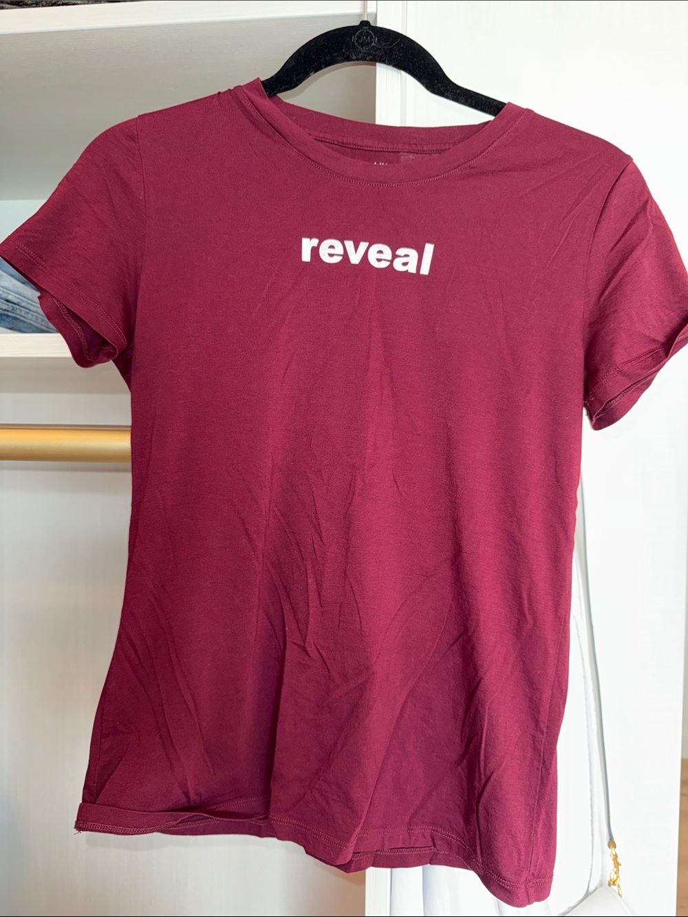 VINCE like New t shirt in burgundy marked M medium but fits more like
Small